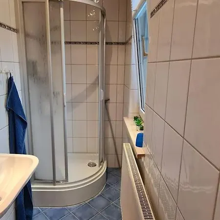 Schoenes Doppelzimmer Mit Kueche Und Badezimmer Apartman Elgersburg