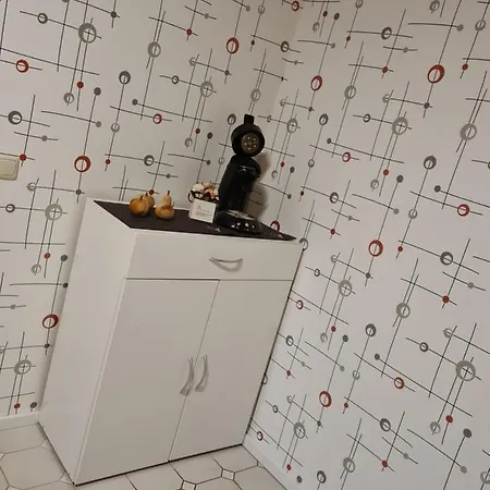 Schoenes Doppelzimmer Mit Kueche Und Badezimmer Apartman Elgersburg