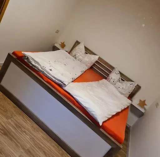 Schoenes Doppelzimmer Mit Kueche Und Badezimmer * Elgersburg