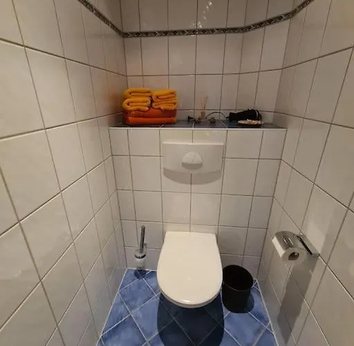 Apartman Schoenes Doppelzimmer Mit Kueche Und Badezimmer Elgersburg