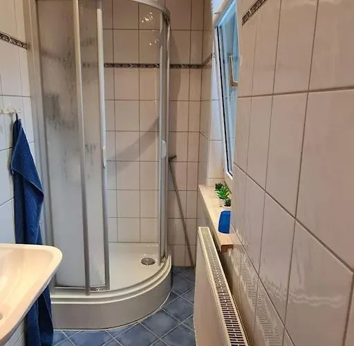 Schoenes Doppelzimmer Mit Kueche Und Badezimmer Apartman Elgersburg